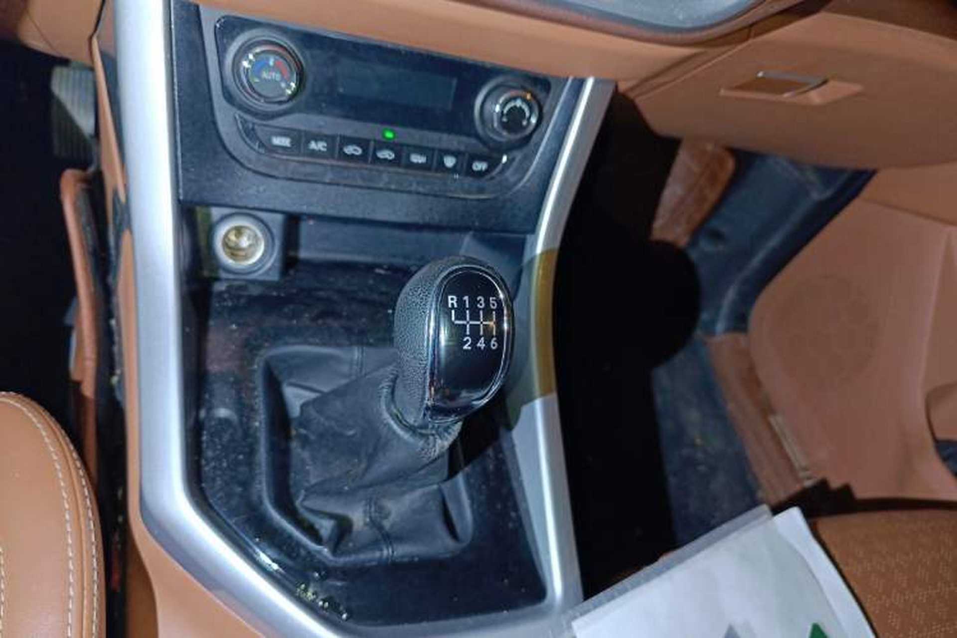 Used HYOSOW S7 2018 1.5T Manual Premium Edition Gear Lever