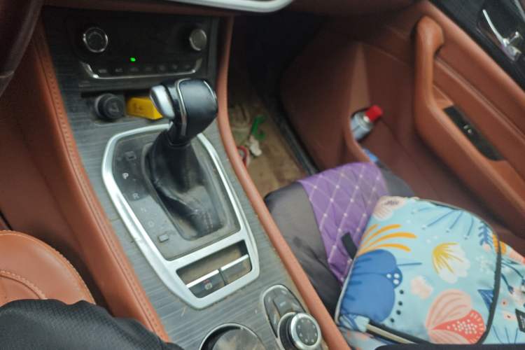Used HYOSOW S7 2018 1.5T Automatic Premium Edition Gear Lever
