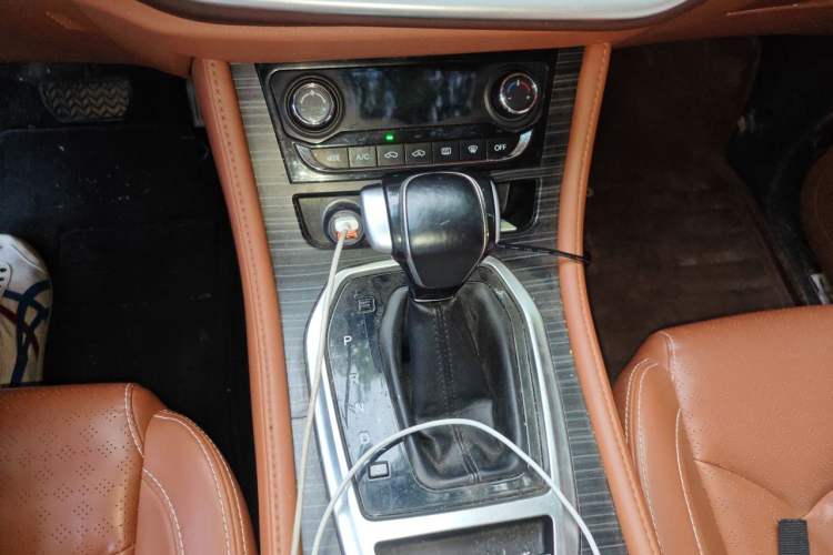 Used HYOSOW S7 2018 1.5T Automatic Premium Edition Gear Lever