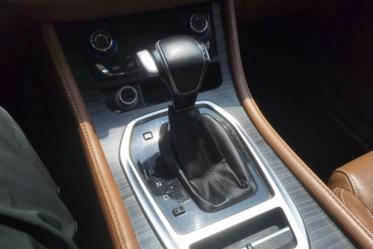 Used HYOSOW S7 2018 1.5T Automatic Premium Edition Gear Lever