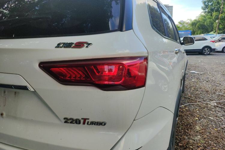 Used HYOSOW S7 2018 1.5T Automatic Premium Edition Right Rear Taillight