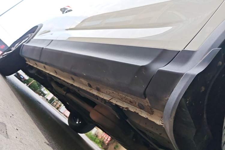 Used HYOSOW S7 2018 1.5T Manual Premium Edition Right Side Sill