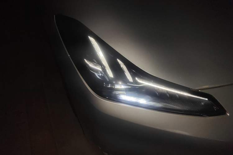 Used Hyptec GT 2023 Rear-Drive Ultra-Charging 7-Wing Edition Right Front Headlight