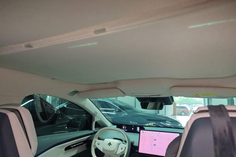 Used Hyptec GT 2023 710 Rear-Drive Ultra-Charging Version Headliner