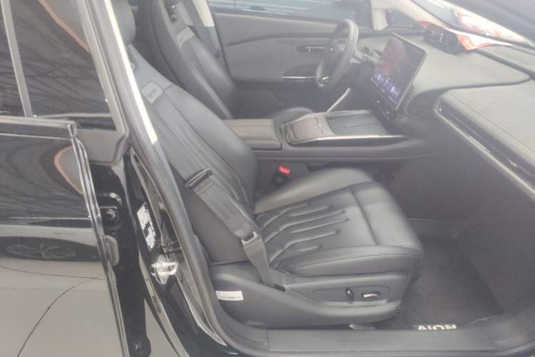 Used Hyptec GT 2023 560 Rear-Drive Tech Edition Right Front Seat