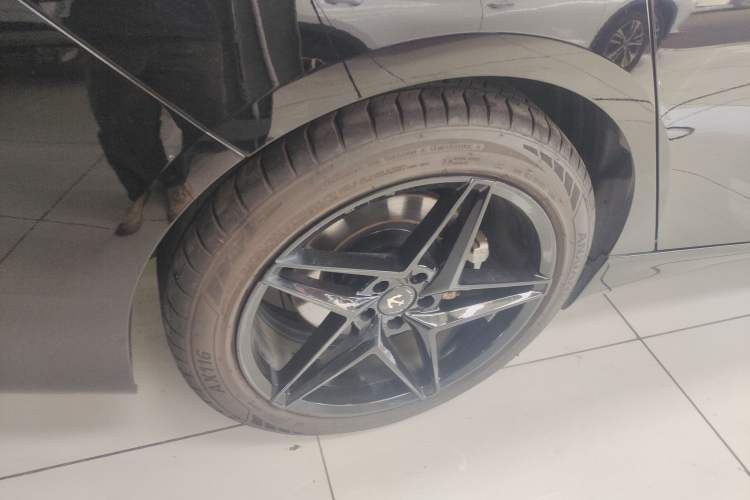 Used Hyptec GT 2023 560 Rear-Drive Tech Edition Right Rear Wheel Hub
