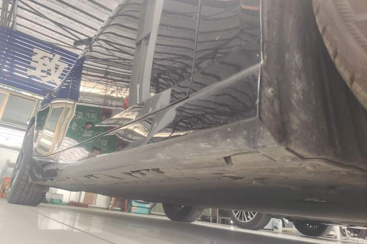 Used Hyptec GT 2023 560 Rear-Drive Tech Edition Right Side Sill