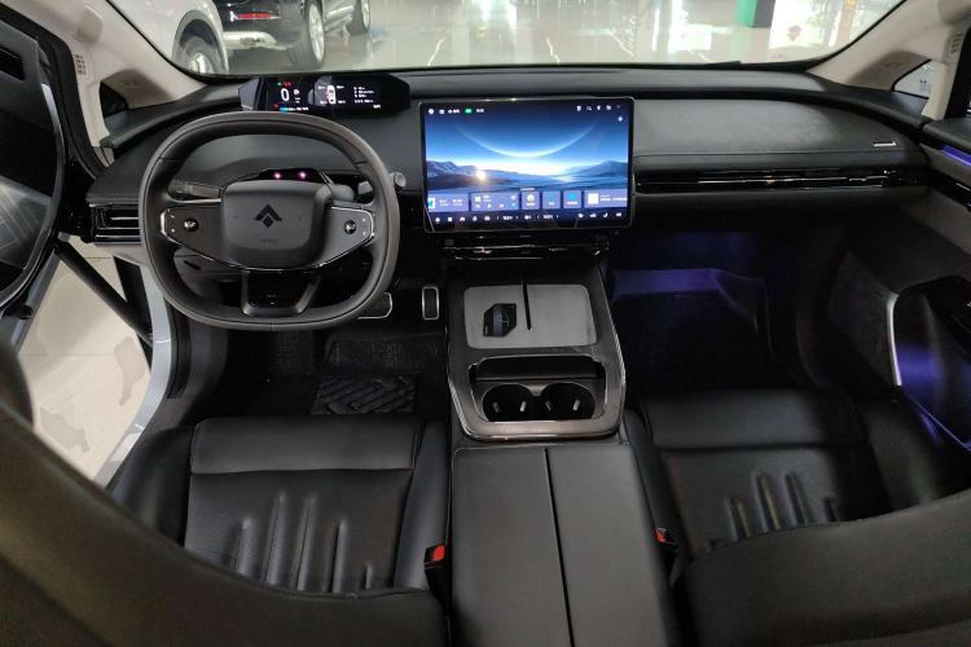Used Hyptec GT 2023 560 Rear-Drive Seven-Wing Edition Center Console
