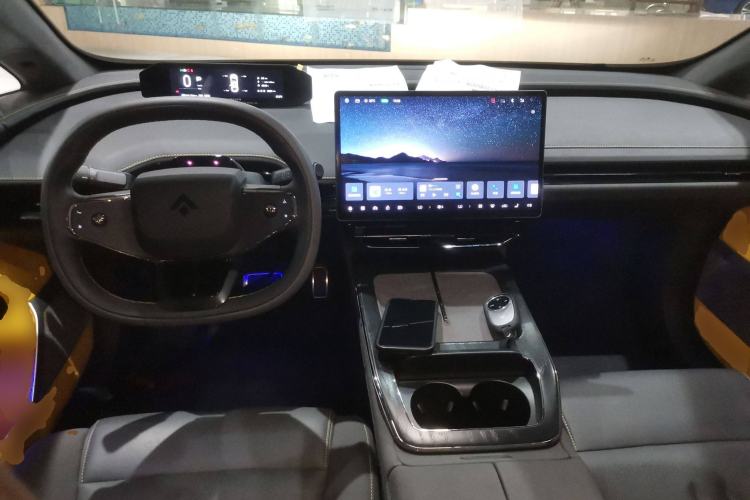 Used Hyptec GT 2023 560 Rear-Drive Seven-Wing Edition Center Console