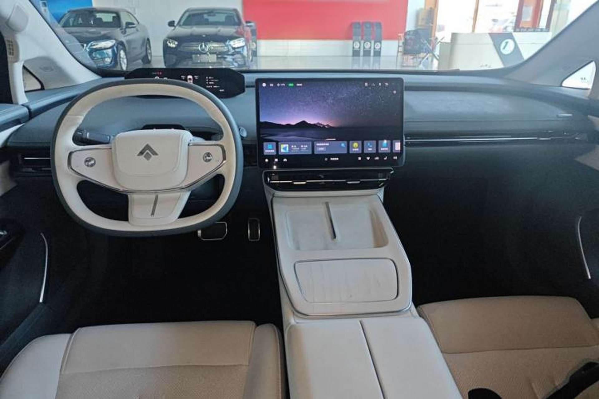 Used Hyptec GT 2023 710 Rear-Drive Ultra-Charging Version Center Console