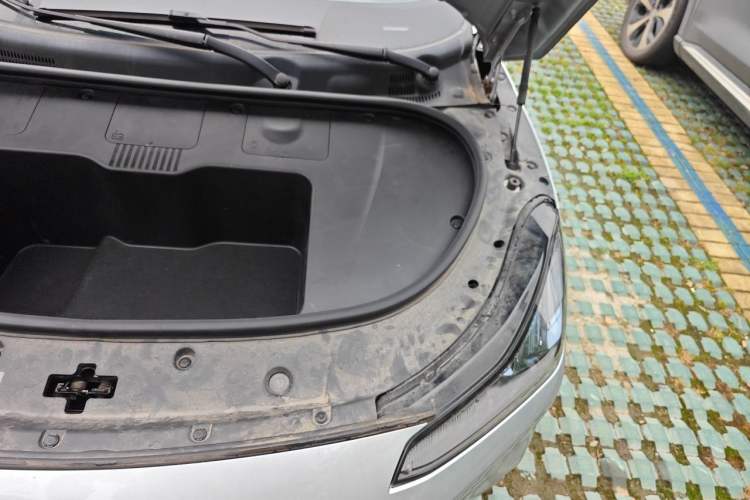 Used Hyptec GT 2023 710 Rear-Drive Ultra-Charging Version Engine Bay Left