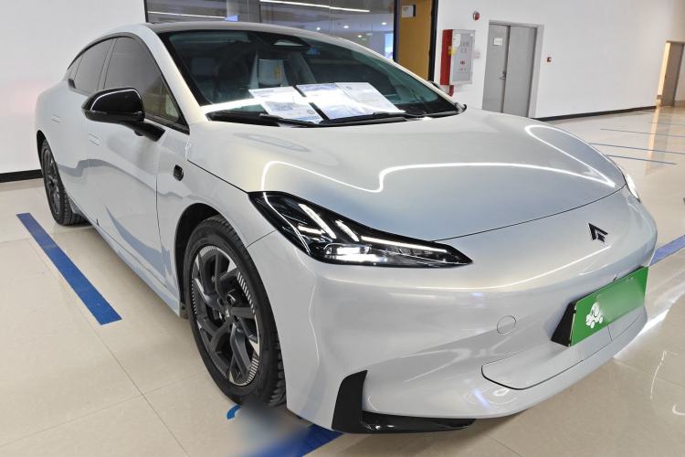 Used Hyptec GT 2023 560 Rear-Drive Seven-Wing Edition Front Right 45 Deg