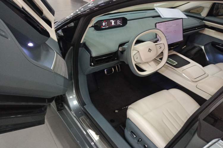 Used Hyptec GT 2023 560 Rear-Drive Seven-Wing Edition Interior 3