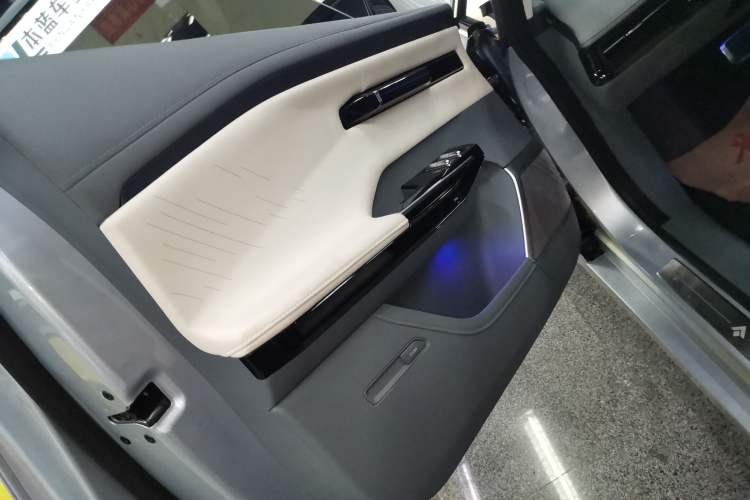 Used Hyptec GT 2023 710 Rear-Drive Supercharge Max Edition Left Front Door Interior