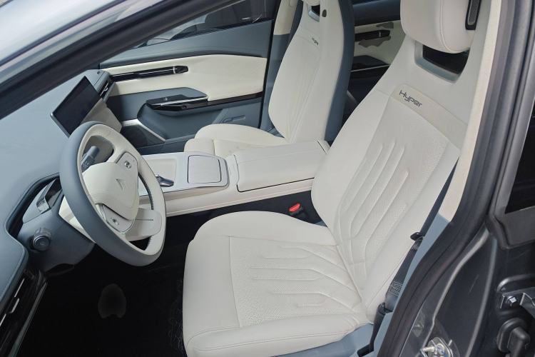 Used Hyptec GT 2023 710 Rear-Drive Supercharge Max Edition Left Front Seat