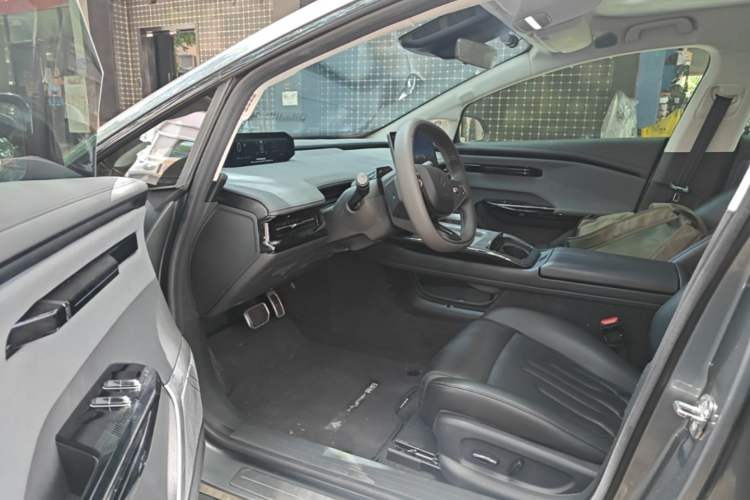 Used Hyptec GT 2023 560 Rear-Drive Tech Edition Left Front Seat