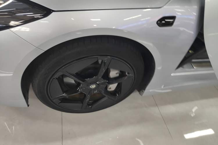 Used Hyptec GT 2023 Rear-Drive Ultra-Charging 7-Wing Edition Left Front Wheel Hub