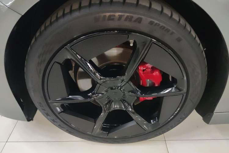 Used Hyptec GT 2023 560 Rear-Drive Seven-Wing Edition Left Front Wheel Hub