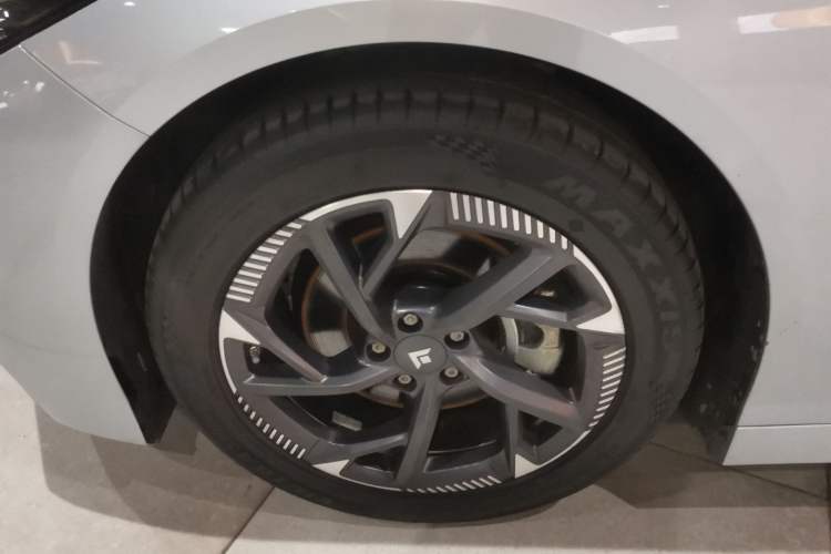 Used Hyptec GT 2023 560 Rear-Drive Seven-Wing Edition Left Front Wheel Hub