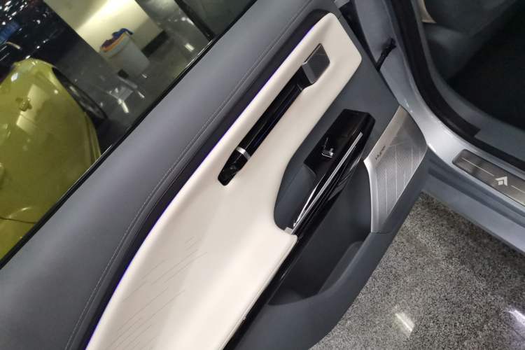 Used Hyptec GT 2023 710 Rear-Drive Supercharge Max Edition Left Rear Door Interior