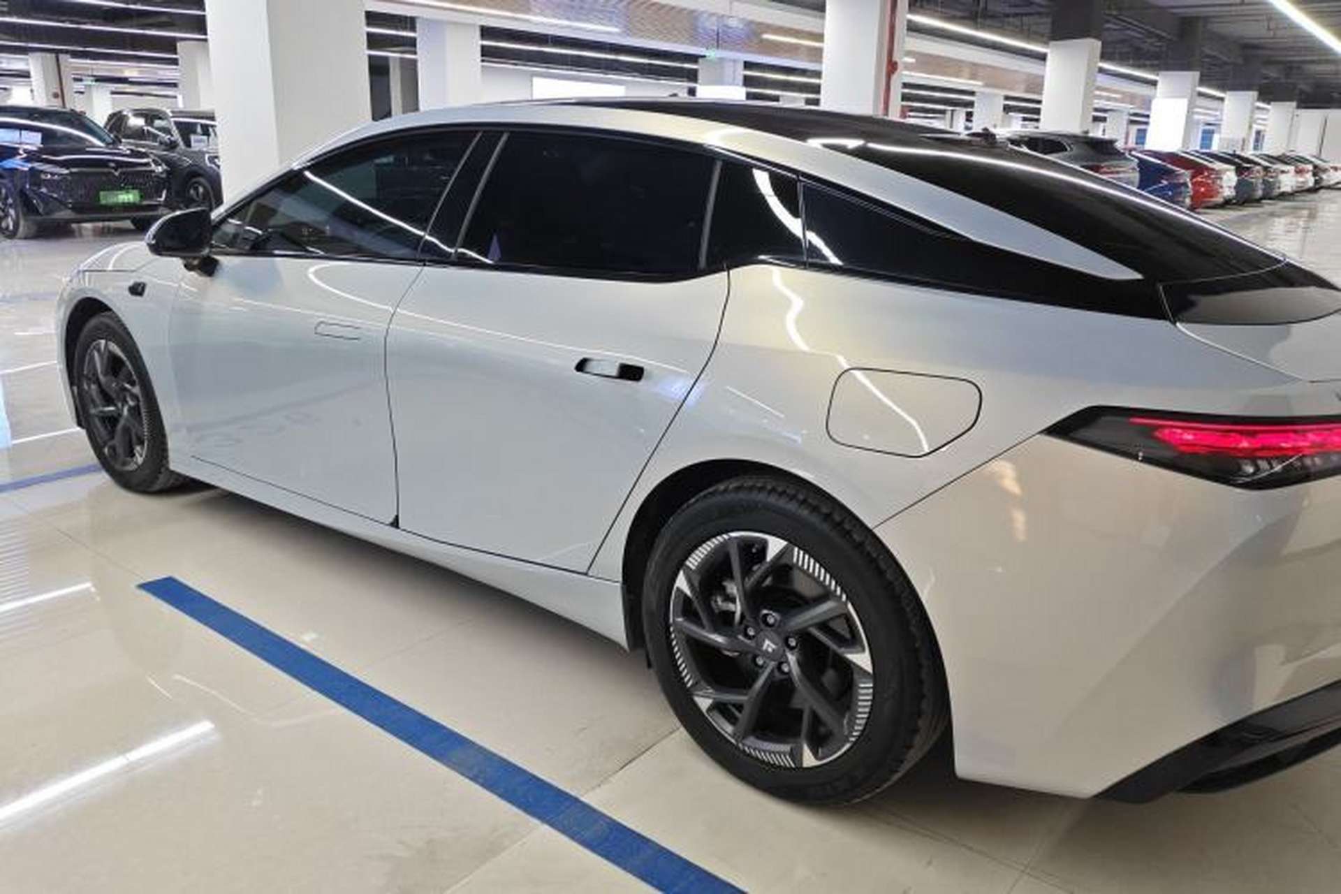 Used Hyptec GT 2023 560 Rear-Drive Seven-Wing Edition Left Side