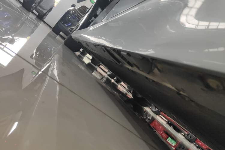 Used Hyptec GT 2023 Rear-Drive Ultra-Charging 7-Wing Edition Left Side Sill