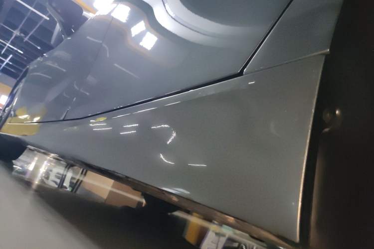 Used Hyptec GT 2023 560 Rear-Drive Seven-Wing Edition Left Side Sill