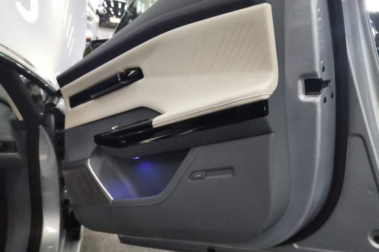 Used Hyptec GT 2023 710 Rear-Drive Supercharge Max Edition Right Front Door Interior