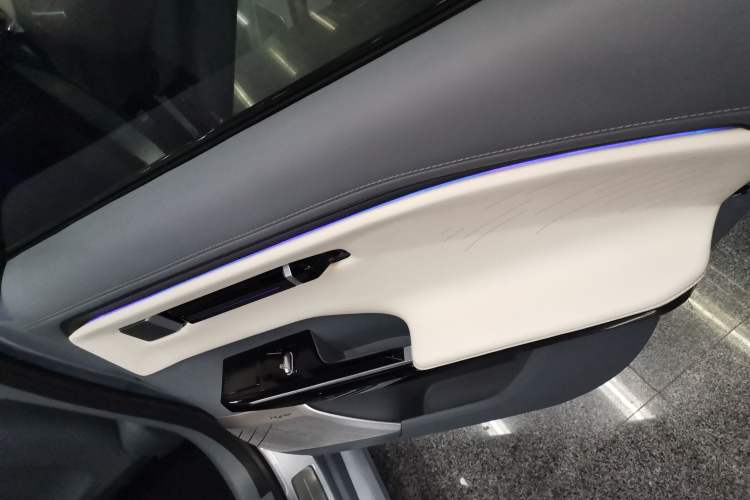 Used Hyptec GT 2023 710 Rear-Drive Supercharge Max Edition Right Rear Door Interior