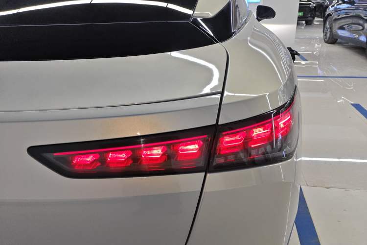 Used Hyptec GT 2023 560 Rear-Drive Seven-Wing Edition Right Rear Taillight