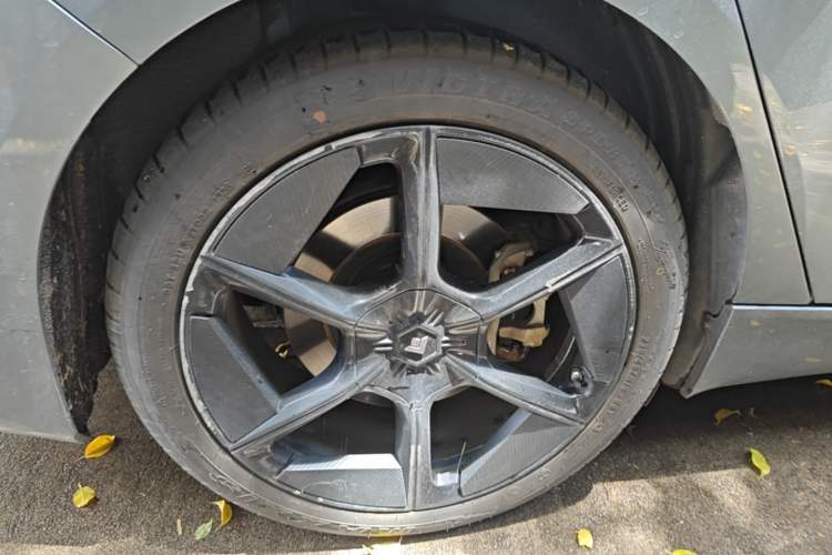 Used Hyptec GT 2023 560 Rear-Drive Tech Edition Right Rear Wheel Hub
