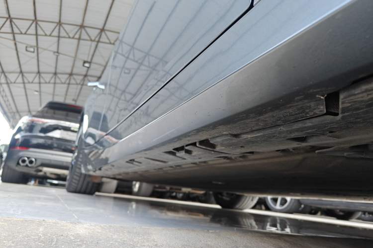 Used Hyptec GT 2023 710 Rear-Drive Supercharge Max Edition Right Side Sill