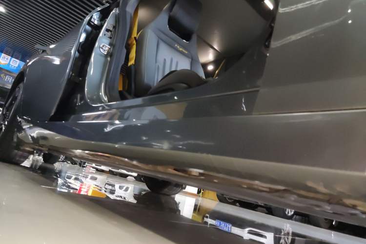 Used Hyptec GT 2023 560 Rear-Drive Seven-Wing Edition Right Side Sill