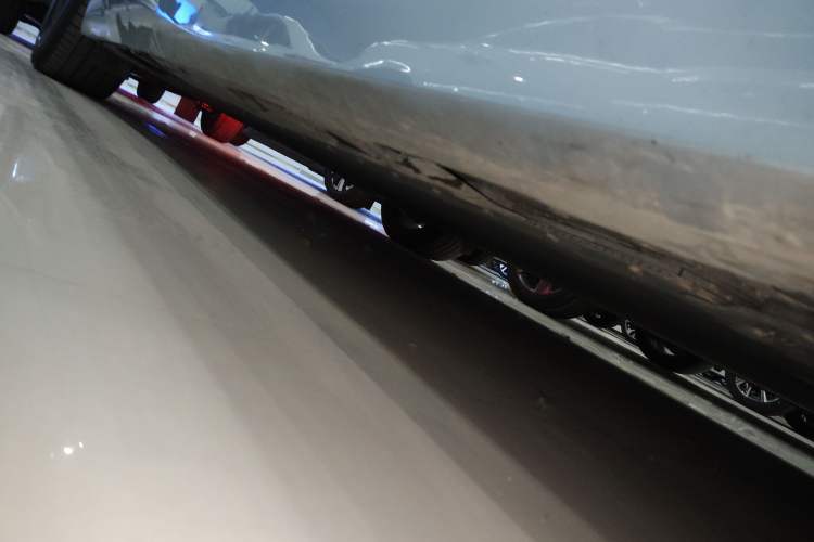 Used Hyptec GT 2023 560 Rear-Drive Seven-Wing Edition Right Side Sill