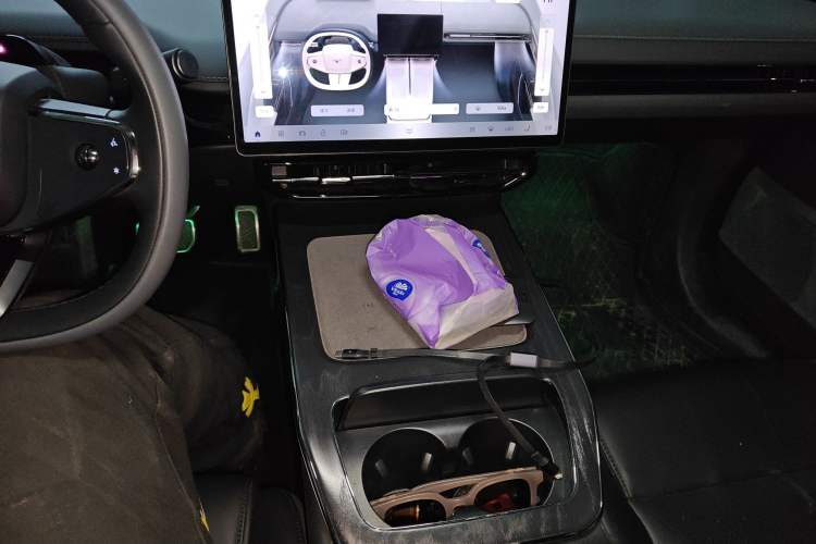 Used Hyptec GT 2023 560 Rear-Drive Seven-Wing Edition Audio And AC Panel