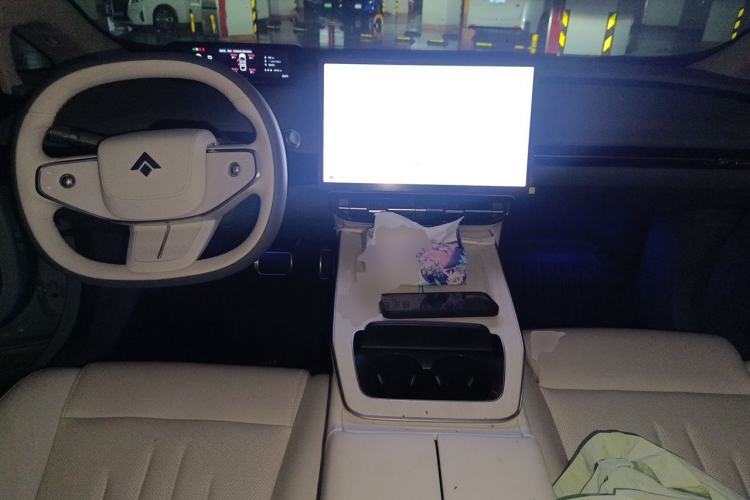 Used Hyptec GT 2023 710 Rear-Drive Ultra-Charging Version Center Console