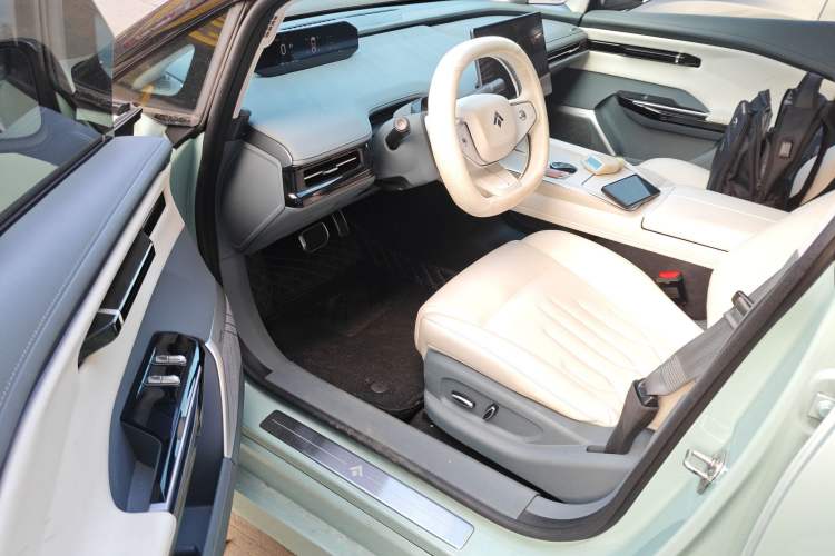 Used Hyptec GT 2023 560 Rear-Drive Tech Edition Interior 3