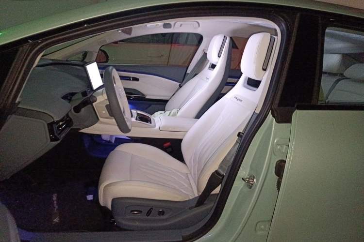 Used Hyptec GT 2023 710 Rear-Drive Ultra-Charging Version Left Front Seat