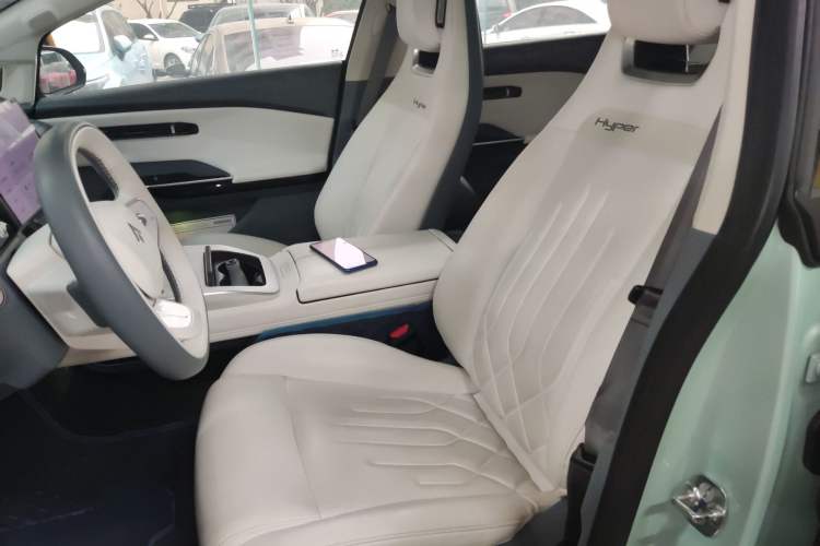 Used Hyptec GT 2023 710 Rear-Drive Pro Supercharge Edition Left Front Seat