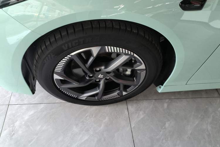 Used Hyptec GT 2023 560 Rear-Drive Seven-Wing Edition Left Front Wheel Hub