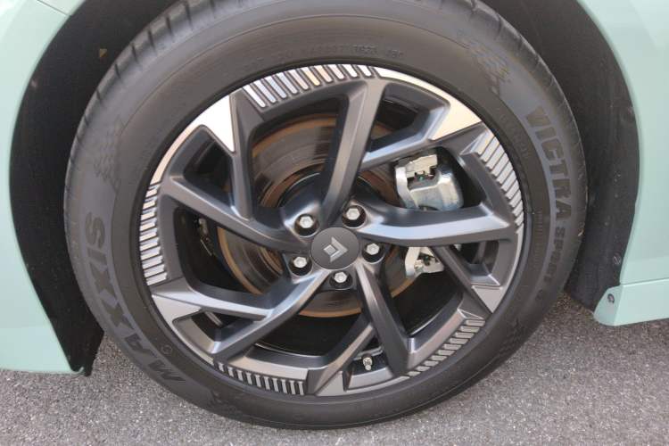 Used Hyptec GT 2023 560 Rear-Drive Seven-Wing Edition Left Front Wheel Hub