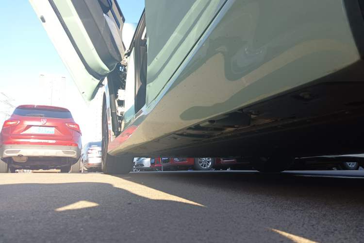 Used Hyptec GT 2023 560 Rear-Drive Seven-Wing Edition Left Side Sill