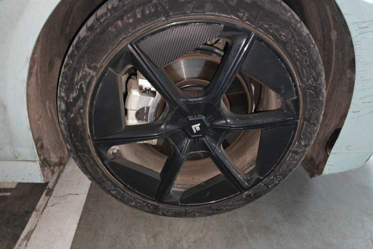 Used Hyptec GT 2023 560 Rear-Drive Seven-Wing Edition Right Front Wheel Hub