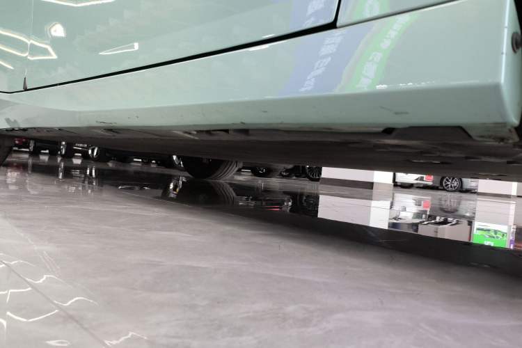 Used Hyptec GT 2023 560 Rear-Drive Seven-Wing Edition Right Side Sill