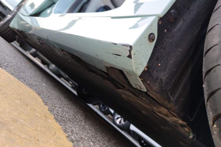 Used Hyptec GT 2023 560 Rear-Drive Seven-Wing Edition Right Side Sill