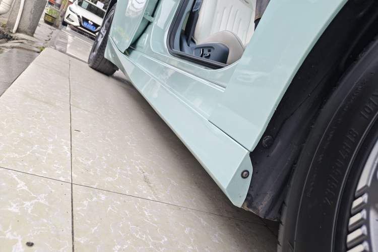 Used Hyptec GT 2023 560 Rear-Drive Seven-Wing Edition Right Side Sill