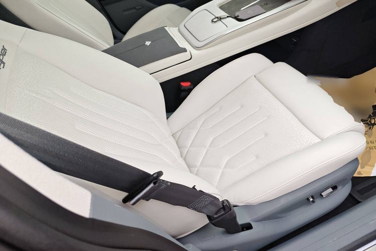 Used Hyptec GT 2023 710 Rear-Drive Supercharge Max Edition Right Front Seat