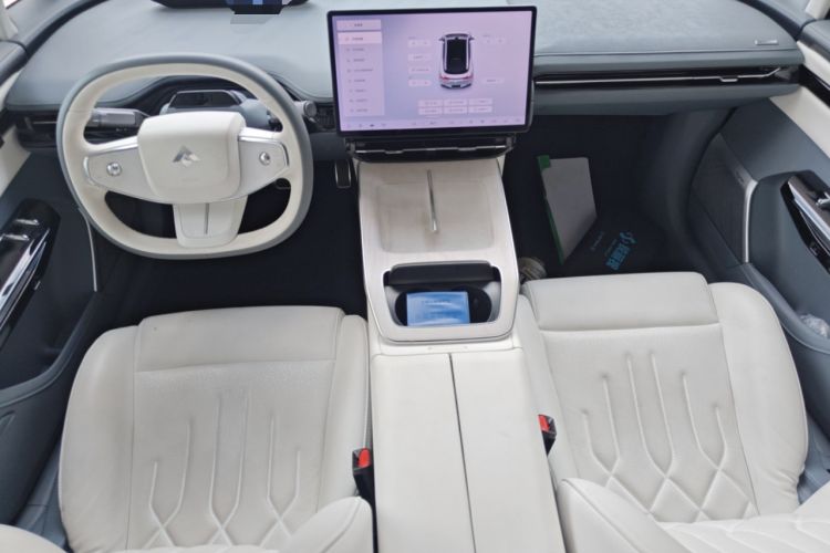Used Hyptec GT 2023 560 Rear-Drive Seven-Wing Edition Center Console