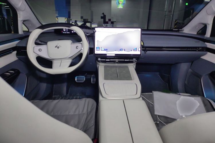 Used Hyptec GT 2023 710 Rear-Drive Ultra-Charging Version Center Console