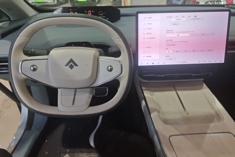 Used Hyptec GT 2023 560 Rear-Drive Seven-Wing Edition Center Console